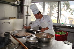 用心烹調(diào)團(tuán)圓美味，燃情服務(wù)鑄就校慶餐飲保障新篇章
